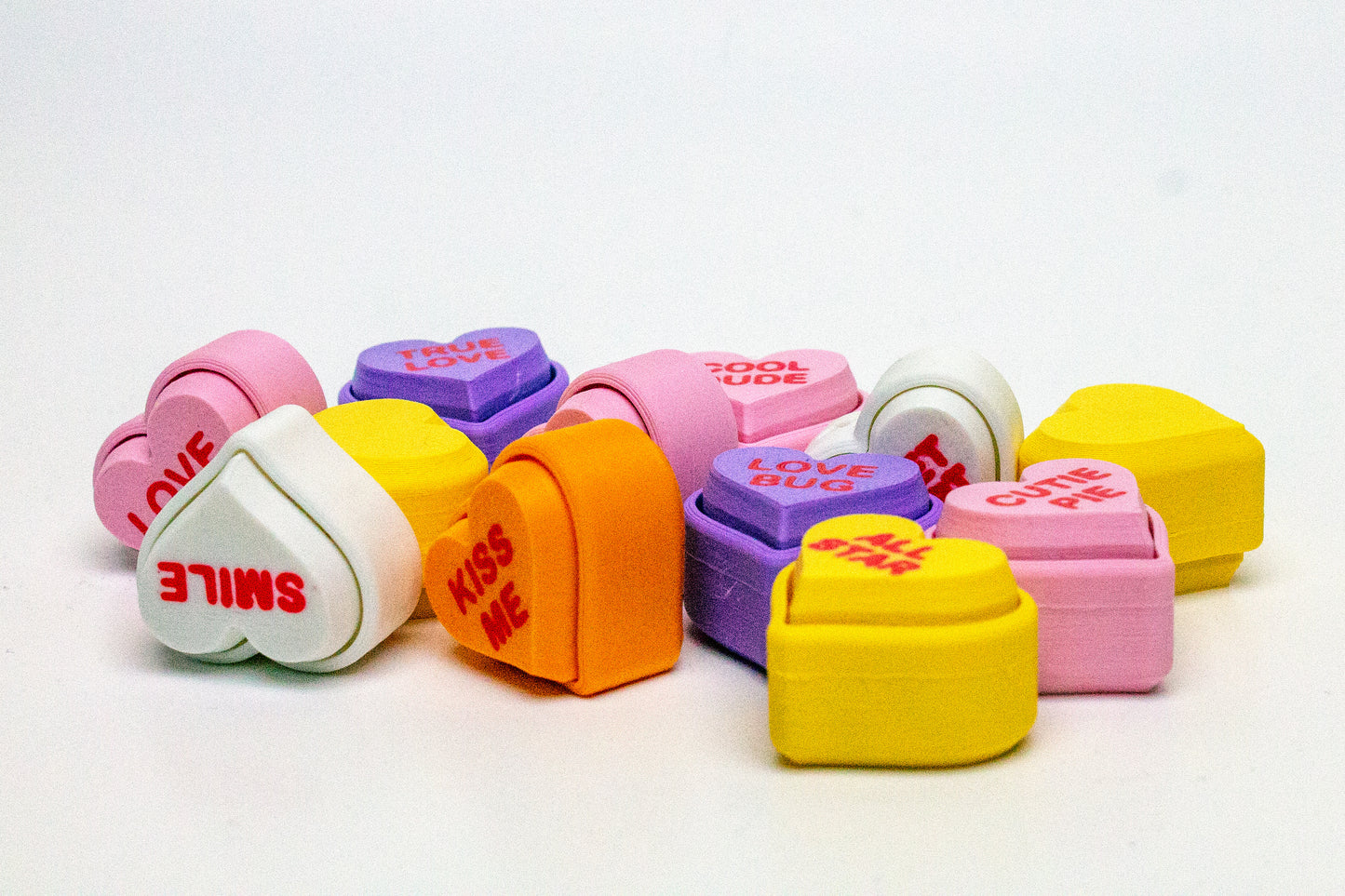 Colorful Candy Hearts Fidget Clicker – Fun Stress Relief Gadget Keychain